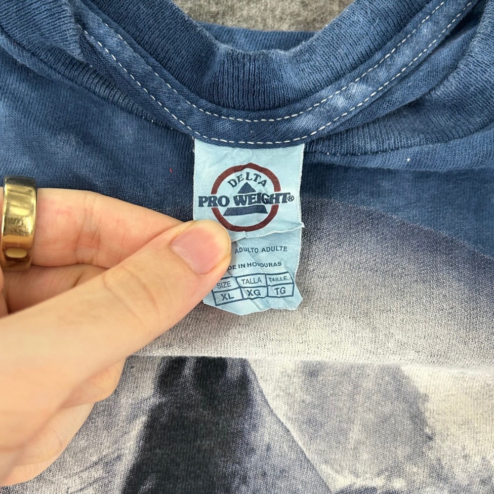 The Mountain Howling Wolf Tie Dye T-Shirt Mens XL Blue 2004 Graphic Tee VTG - Picture 3 of 6